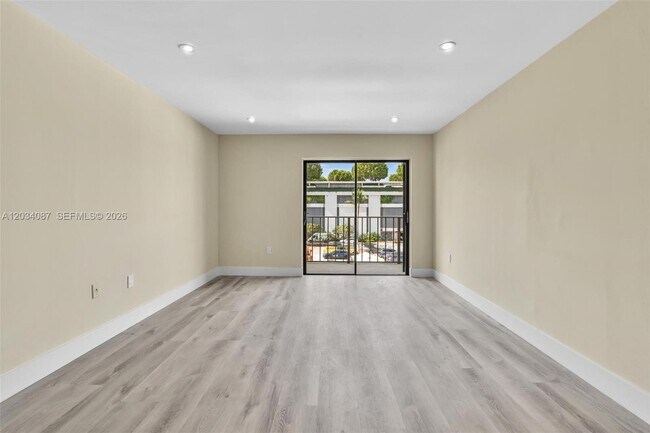 Foto del edificio - 9124 Collins Ave