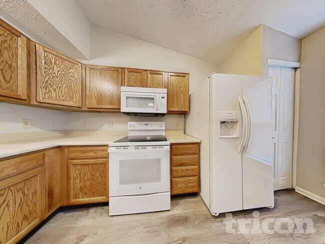Building Photo - 1420 Pencross Ln