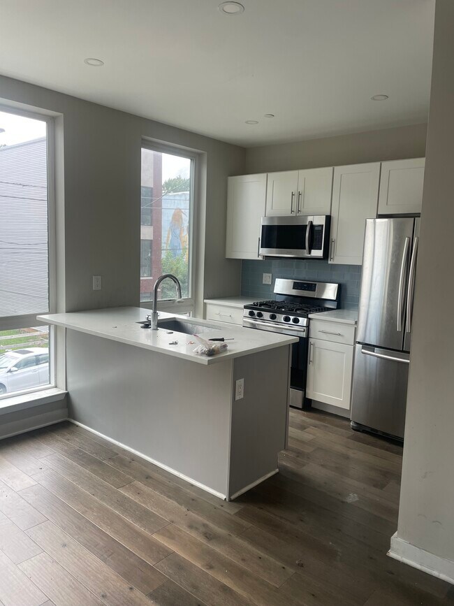 Foto del edificio - 2409 Ridge Ave