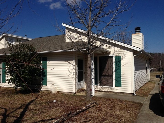Building Photo - 3211 Twin Brooks Dr