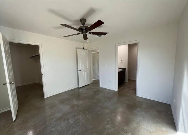 Building Photo - 2316 Alterman Dr