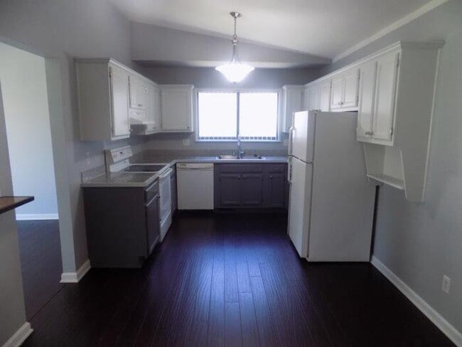 Foto del edificio - 2127 Hopkins Dr