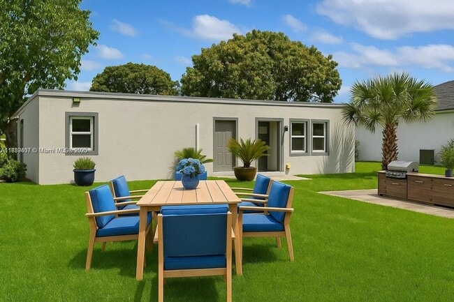 Photo - 607 SW 3rd St Apartment