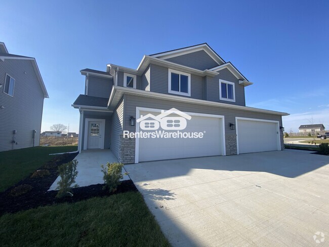 Building Photo - 7000 Lake Hill Dr