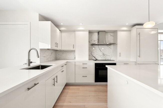 Building Photo - 280 Harvard St