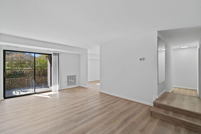 Building Photo - 2 bedroom 2 full bath condo in Annapolis - Ready Now!