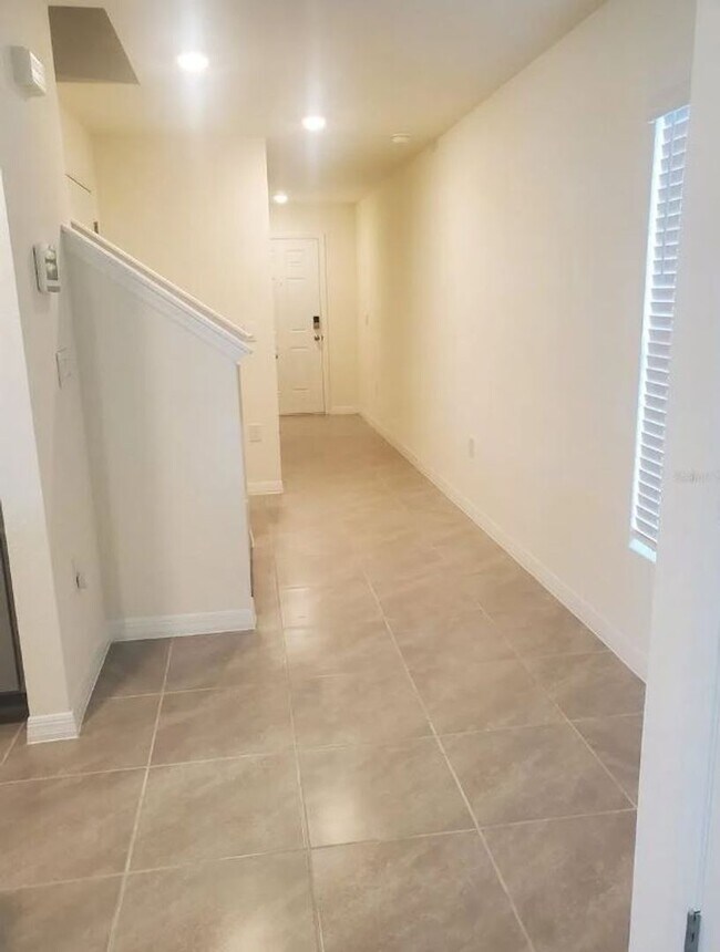 Building Photo - 35767 Sunflower Hill Drive - For Lease!
