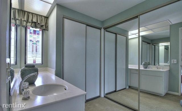 Building Photo - 3 br, 2 bath Townhome - 1033 McHugh Ct