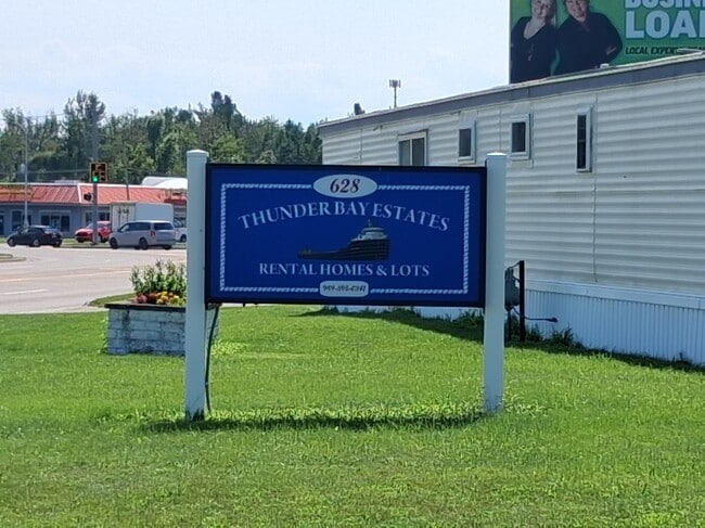 Building Photo - Thunder Bay Estates