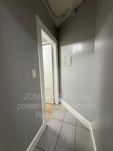 Building Photo - 64 Hollis St