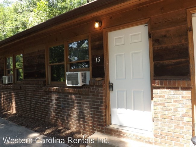Building Photo - 130 Remington Dr