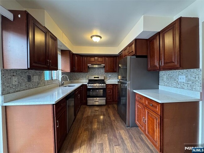 Building Photo - 1323 Anderson Ave