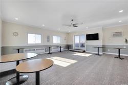 Foto del edificio - 840 Shore Rd