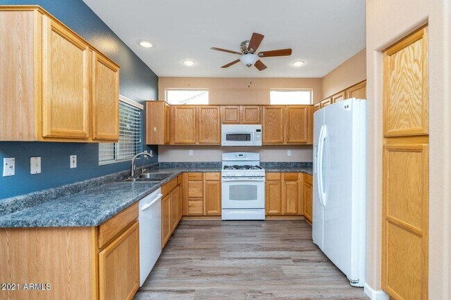 Foto del edificio - 15413 W Domingo Ln