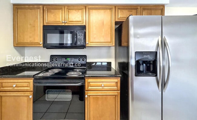 Building Photo - 5912 Della Dr