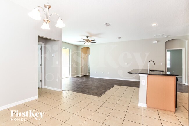 Building Photo - 3000 Lady Mae Ln