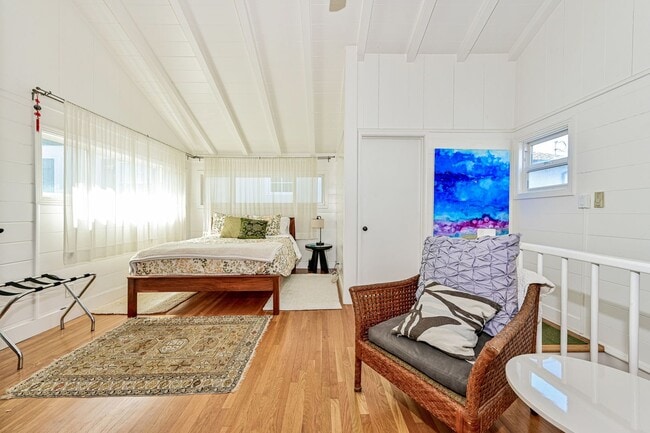 Building Photo - Furnished Master Suite Near Manhattan Beach! All Utilities & Internet Included!