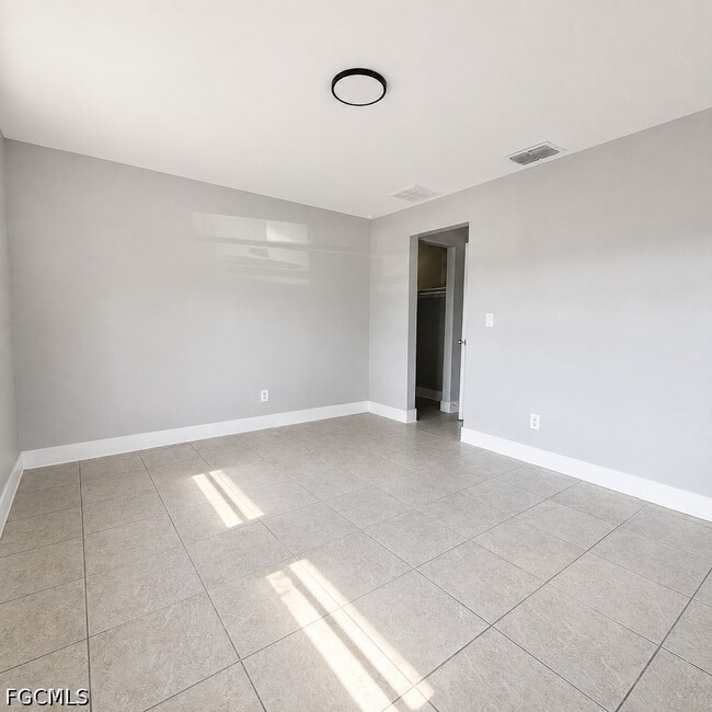 Building Photo - 1572 Cypress Dr