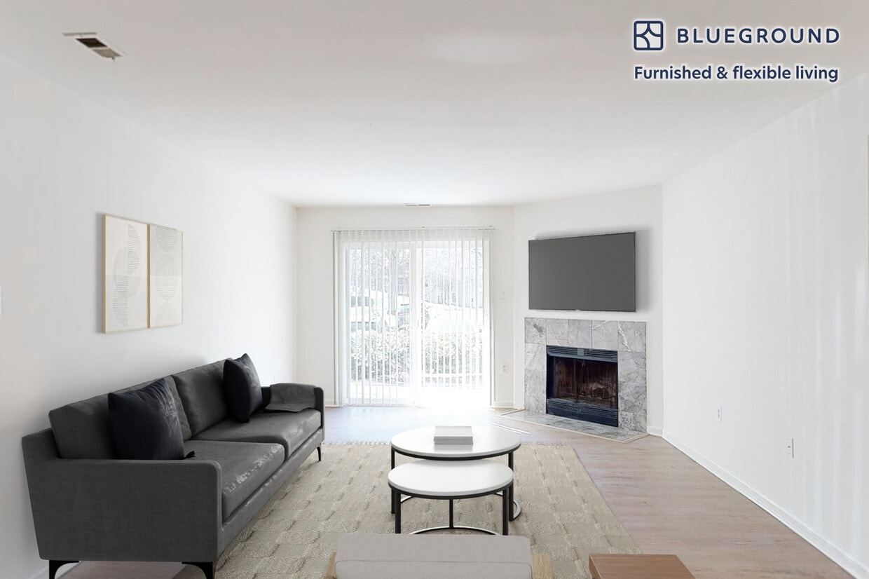 Foto principal - 5441 Columbia Rd