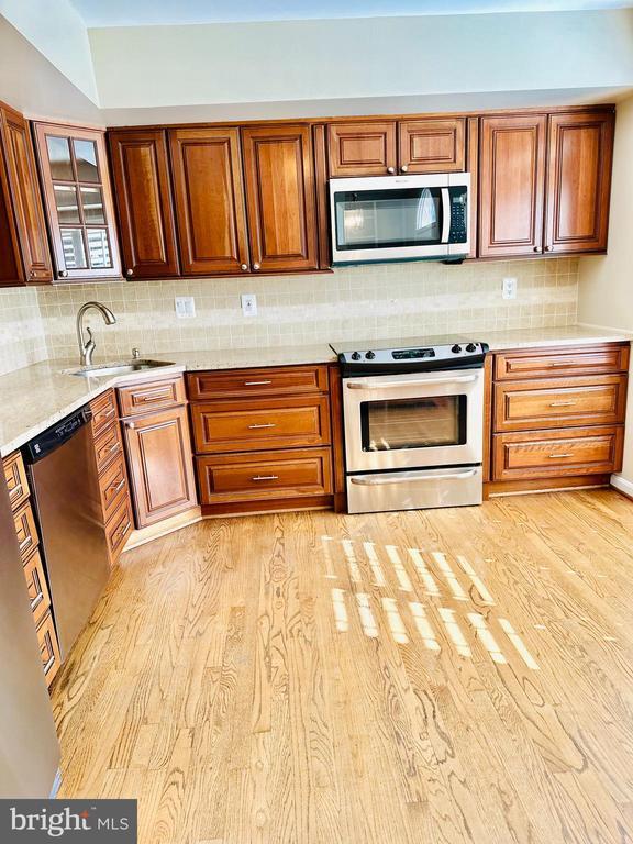 5441 Grove Ridge Way, North Bethesda, MD 20852 Townhome Rentals in