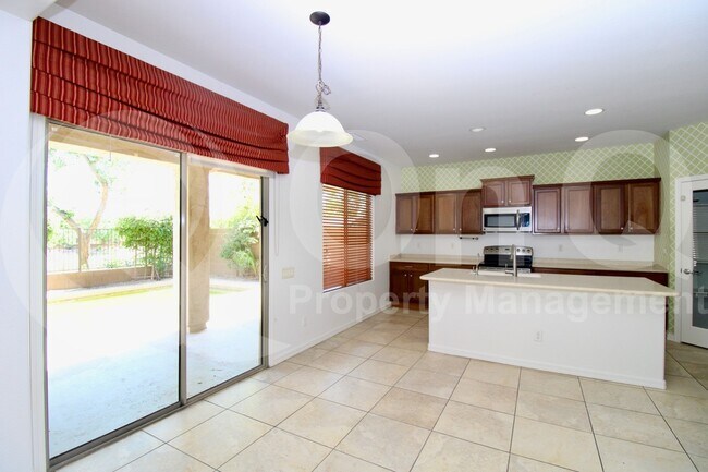 Foto del edificio - 2035 W Monte Cristo Ave