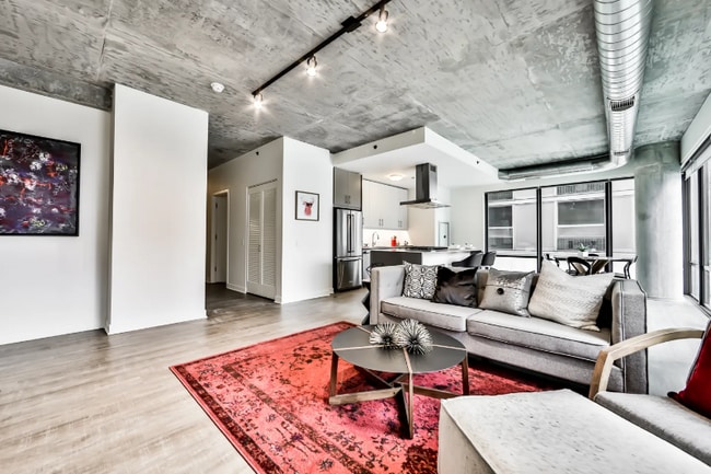 Foto del edificio - 397 E Ohio St