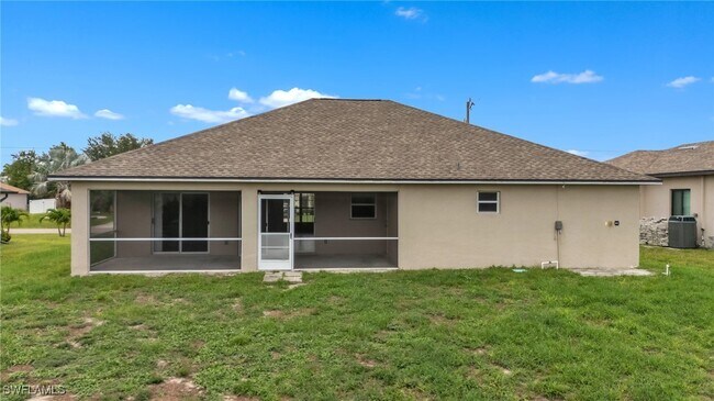 Building Photo - 906 SW 11th Pl