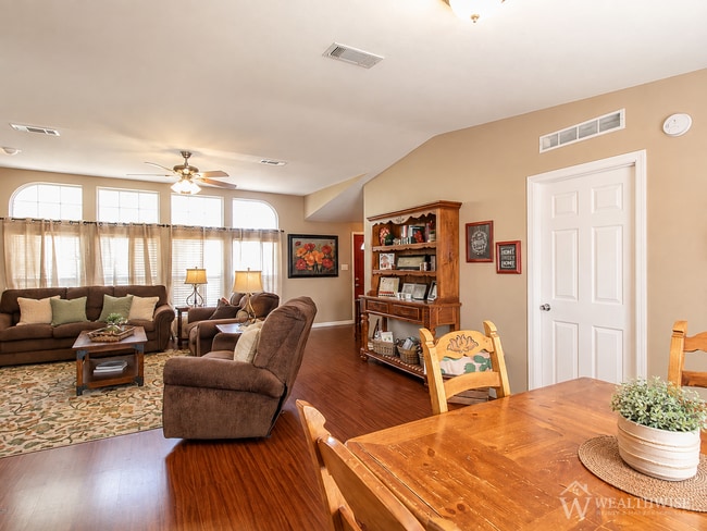 Foto del edificio - Rare One-Acre Rental Opportunity with Open Farmland Views