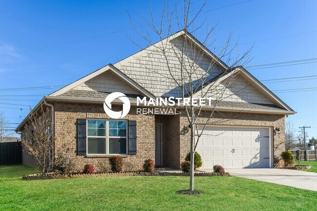 Foto del edificio - 4 Bedroom Pet-Friendly Home in Huntsville, AL with Main Street Renewal