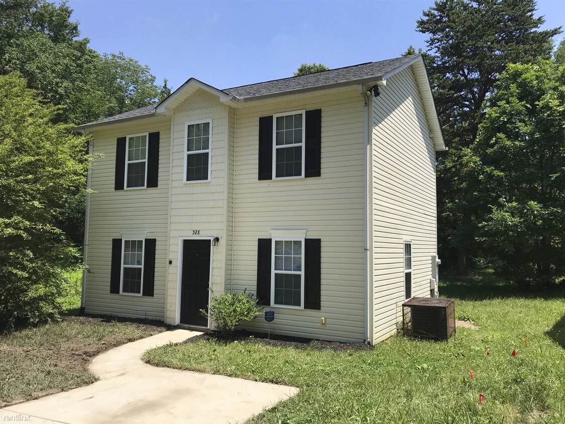 Primary Photo - 4 br, 2 bath House - 528 Nelson Ave