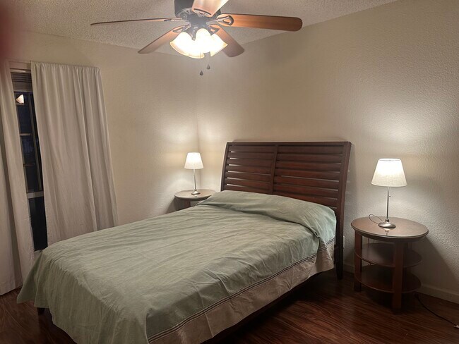 Master bedroom - 140 Uwapo Rd