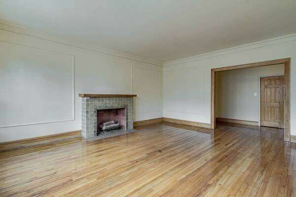 Building Photo - 1350 E Hyde Park Blvd