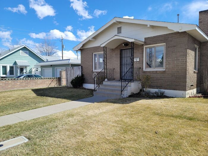 Primary Photo - 2 bed 1 bath Sparks Duplex Home for Rent