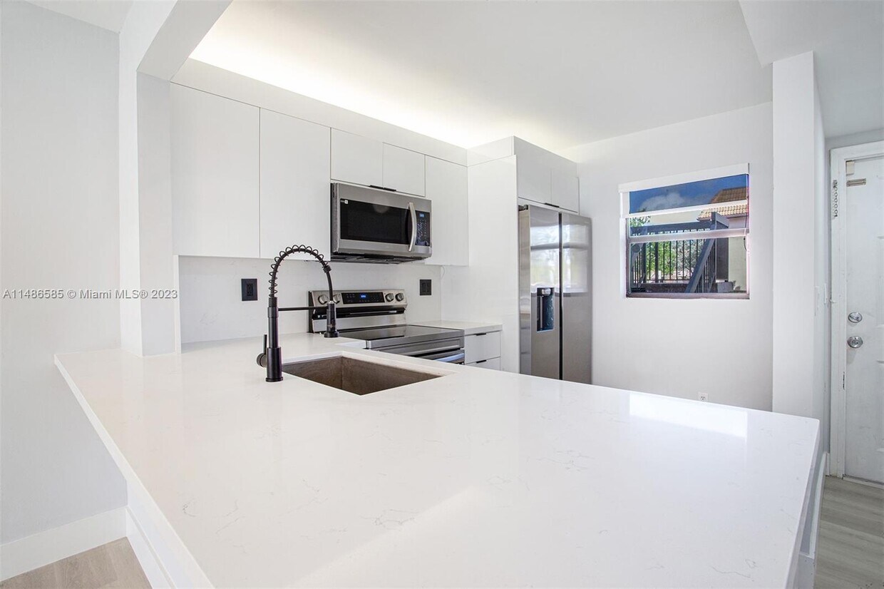 Foto principal - 1000 NW 106th Terrace