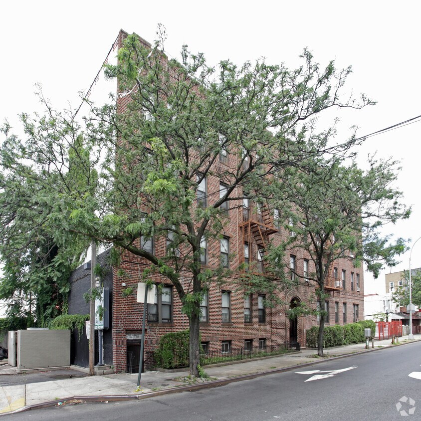 Foto del edificio - 744 Granville Payne Ave