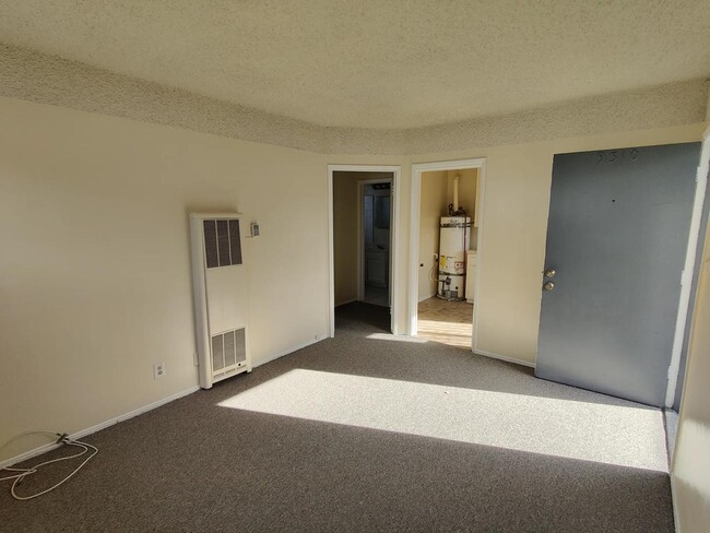 Foto del edificio - 9310 Holmes Ave