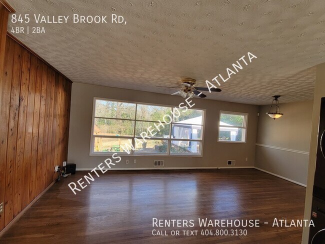 Building Photo - Spacious 4 Bedroom home in Decatur!