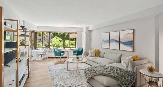 Photo - 1355 N Lake Shore Dr (Chicago, IL) Apartment