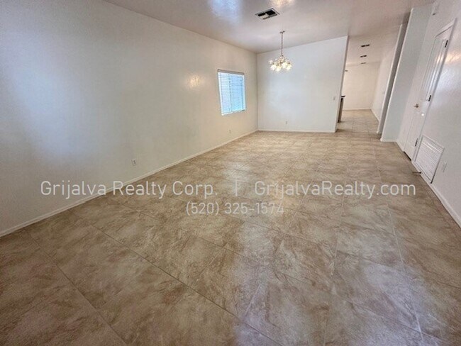 Building Photo - Beautiful 3BR 2 BA home in Continental Res...