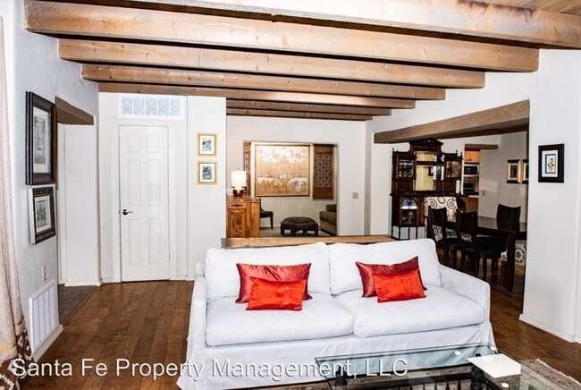 Building Photo - 3 br, 2 bath House - 321 Calle Loma Norte