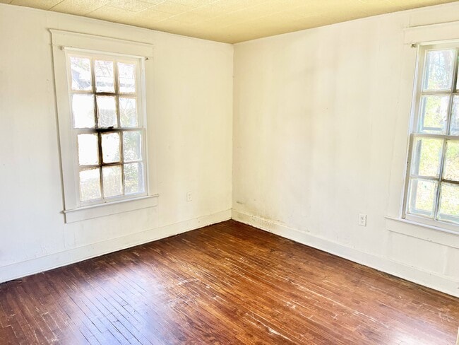 Building Photo - 3342 Eaton St