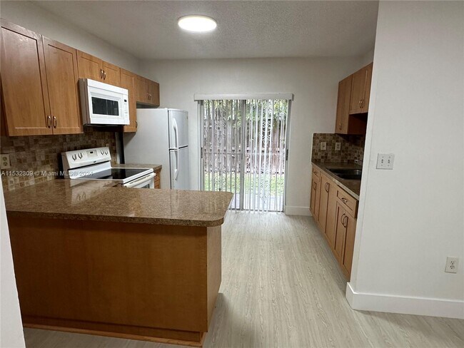 Building Photo - 8035 Lake Dr