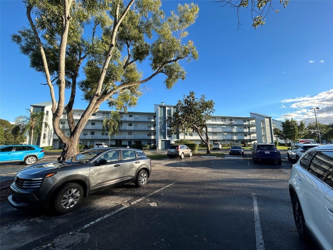 Foto del edificio - 7608 NW 18th St