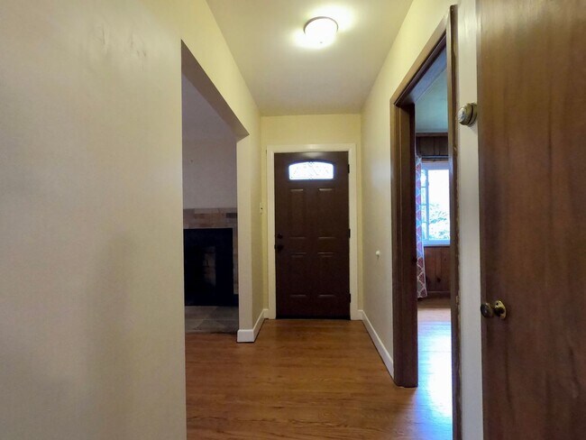 Foto del edificio - CHARMING STONE HOUSE IN SoKno w/ 3 BDRMS and 2 BATHS