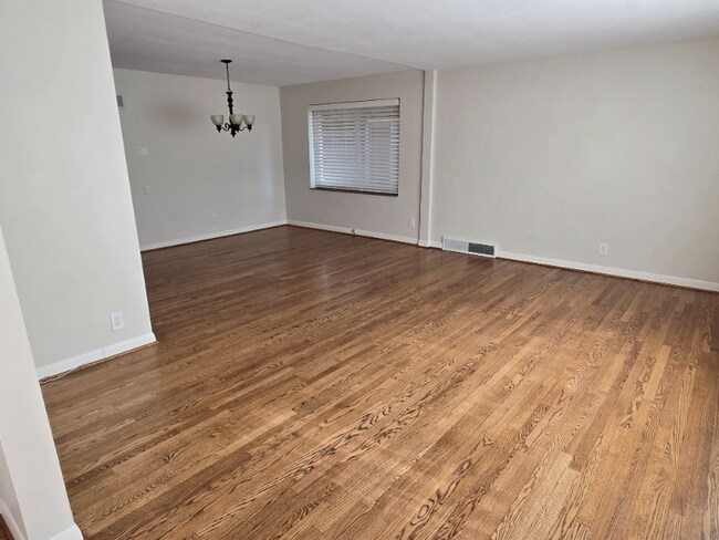 Foto del edificio - 7729 Brookline Terrace