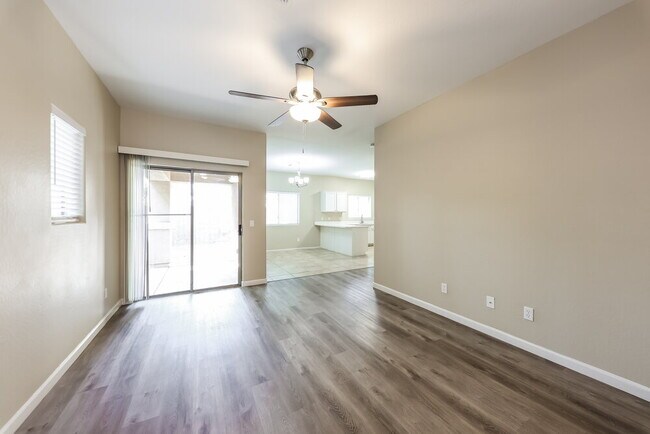 Building Photo - 10225 W Camelback Rd
