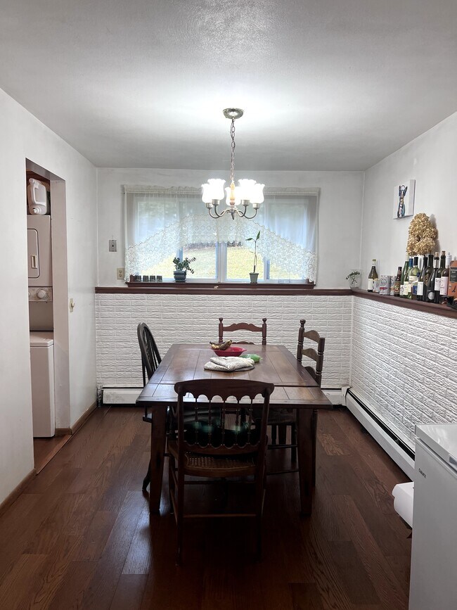Foto del edificio - 204 Eastern Heights Dr