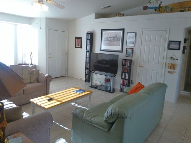 Building Photo - Winter rental