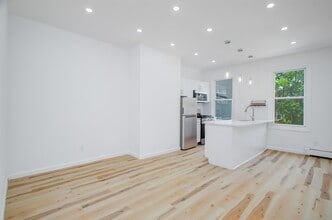 Building Photo - 251 Halladay St