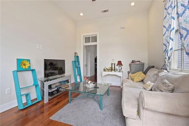 Foto del edificio - 2705 Third St